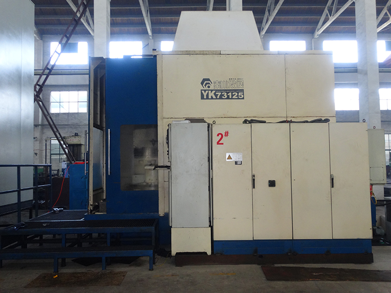 凭法院出具的执行裁定书、协助执行通知书及拍卖成交确认书自行至相关管理部门办理标的物权属变更手续