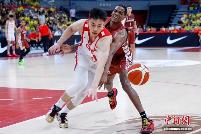 中国男篮热身赛大胜委内瑞拉 王俊杰获赞 杨瀚森