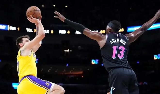 东契奇60分逆转热火 背靠背轰100分创湖人生涯新